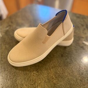 Rothy’s Unisex Women’s Size 8, Men’s Size 6.5 Tan Slip-On Shoes
